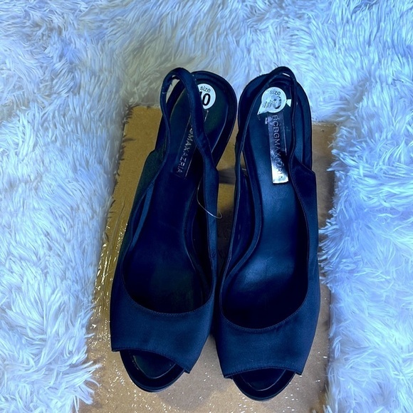 BCBG MAXAZRIA SIZE 10. - Picture 2 of 11